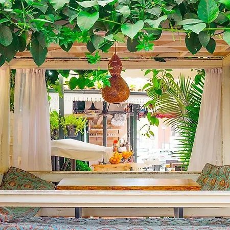 Hotel apartamentowy Atak