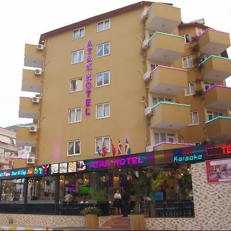 阿塔克公寓式酒店 3* 阿拉尼亚